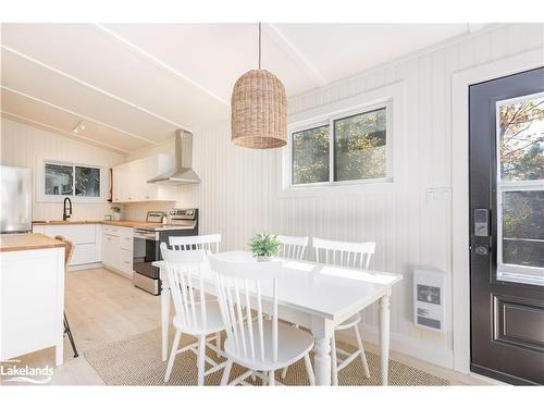 1307 Dickie Lake Road, Baysville, ON - Indoor Photo Showing Dining Room