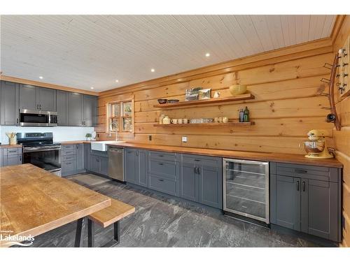 175 Rowanwood Lane, Utterson, ON - Indoor Photo Showing Kitchen