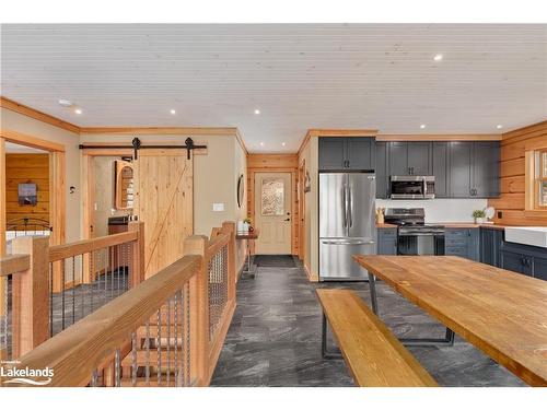 175 Rowanwood Lane, Utterson, ON - Indoor Photo Showing Kitchen