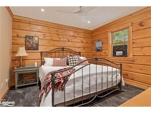 175 Rowanwood Lane, Utterson, ON - Indoor Photo Showing Bedroom