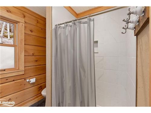 175 Rowanwood Lane, Utterson, ON - Indoor Photo Showing Bathroom