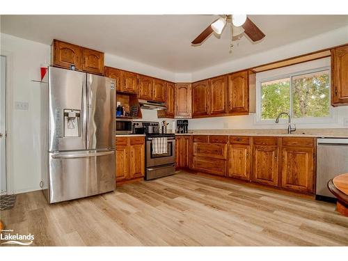 316 Goreville Road, South River, ON - Indoor Photo Showing Kitchen