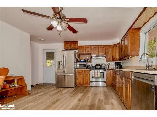 316 Goreville Road, South River, ON - Indoor Photo Showing Kitchen