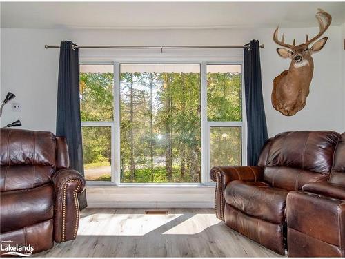 316 Goreville Road, South River, ON - Indoor Photo Showing Living Room