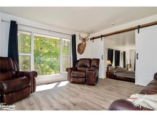 316 Goreville Road, South River, ON - Indoor Photo Showing Living Room