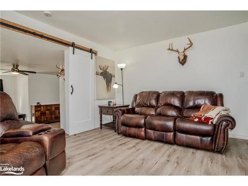 316 Goreville Road, South River, ON - Indoor Photo Showing Living Room