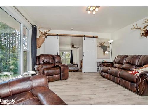 316 Goreville Road, South River, ON - Indoor Photo Showing Living Room