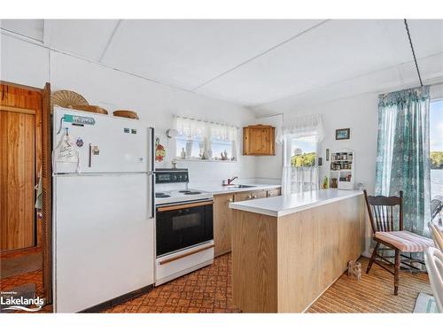 62 Farlain Lake Road E, Tiny, ON - Indoor Photo Showing Kitchen