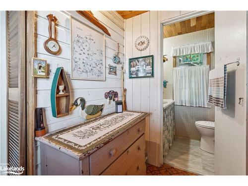 62 Farlain Lake Road E, Tiny, ON - Indoor Photo Showing Bathroom