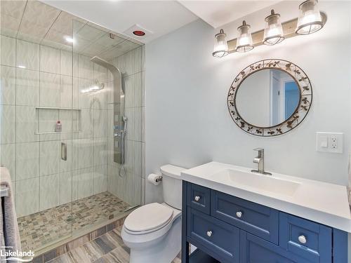 214-603 Atherley Road, Orillia, ON - Indoor Photo Showing Bathroom