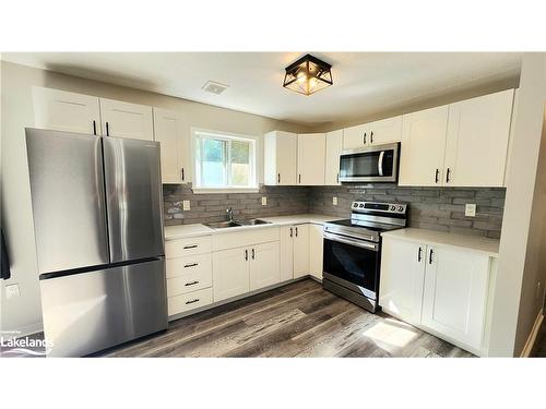 33-200 Pine Street, Bracebridge, ON - Indoor Photo Showing Kitchen