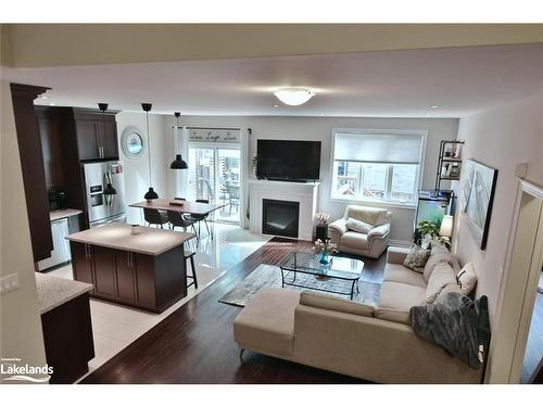 71 48Th Street S, Wasaga Beach, ON - Indoor Photo Showing Living Room With Fireplace