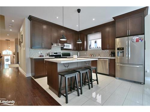 71 48Th Street S, Wasaga Beach, ON - Indoor Photo Showing Kitchen With Stainless Steel Kitchen With Upgraded Kitchen