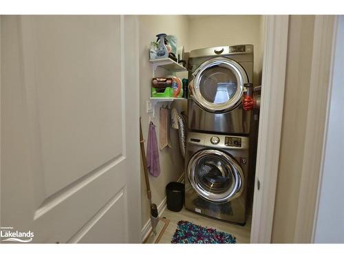 71 48Th Street S, Wasaga Beach, ON - Indoor Photo Showing Laundry Room