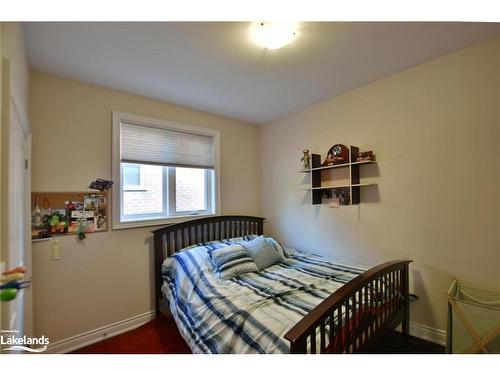 71 48Th Street S, Wasaga Beach, ON - Indoor Photo Showing Bedroom