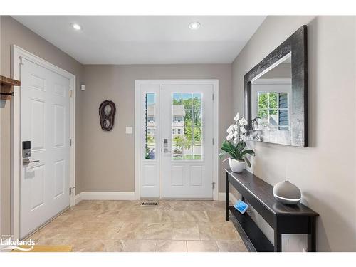 18 Macarthur Drive, Bracebridge, ON - Indoor Photo Showing Other Room