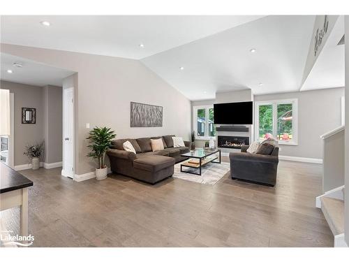 18 Macarthur Drive, Bracebridge, ON - Indoor Photo Showing Living Room With Fireplace