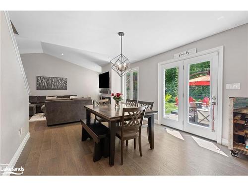 18 Macarthur Drive, Bracebridge, ON - Indoor Photo Showing Dining Room