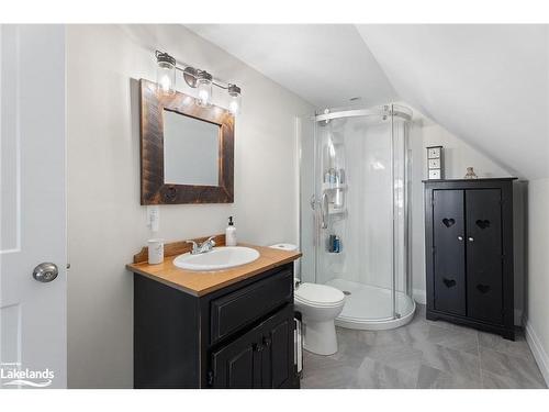 18 Macarthur Drive, Bracebridge, ON - Indoor Photo Showing Bathroom