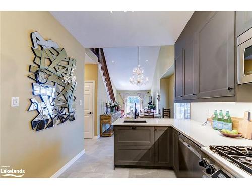 111 Chamberlain Crescent, Collingwood, ON - Indoor Photo Showing Kitchen