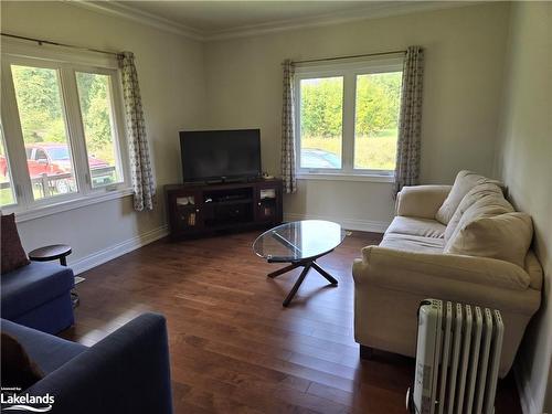 595863 Forth Line, The Blue Mountains, ON - Indoor Photo Showing Living Room