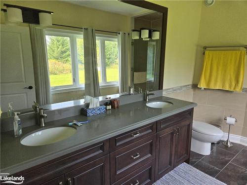 595863 Forth Line, The Blue Mountains, ON - Indoor Photo Showing Bathroom