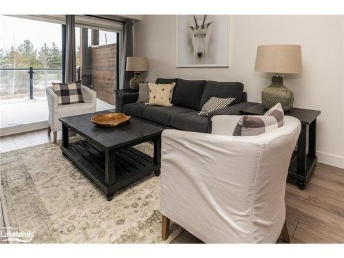 106-10 Beckwith Lane, The Blue Mountains, ON - Indoor Photo Showing Living Room