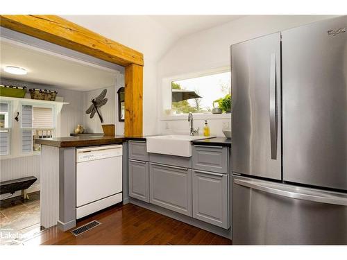 77 Niagara Street, Collingwood, ON - Indoor Photo Showing Kitchen