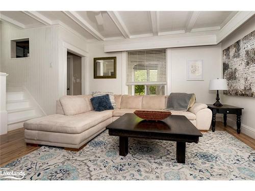 77 Niagara Street, Collingwood, ON - Indoor Photo Showing Living Room