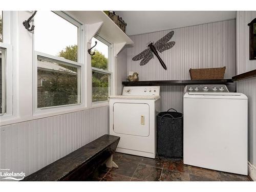 77 Niagara Street, Collingwood, ON - Indoor Photo Showing Laundry Room