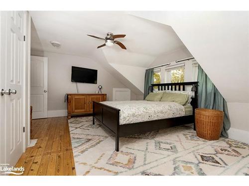 77 Niagara Street, Collingwood, ON - Indoor Photo Showing Bedroom