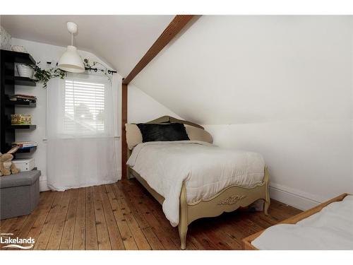 77 Niagara Street, Collingwood, ON - Indoor Photo Showing Bedroom