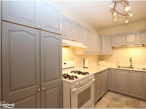 676 High Street, North Bay, ON - Indoor Photo Showing Kitchen With Double Sink