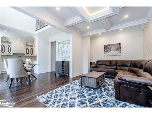 99 Mcintyre Drive, Barrie, ON - Indoor Photo Showing Living Room