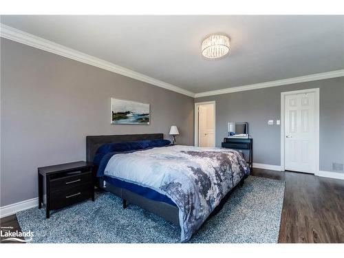 99 Mcintyre Drive, Barrie, ON - Indoor Photo Showing Bedroom