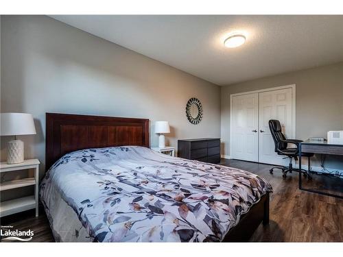 99 Mcintyre Drive, Barrie, ON - Indoor Photo Showing Bedroom