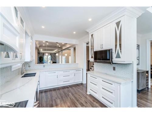 99 Mcintyre Drive, Barrie, ON - Indoor Photo Showing Kitchen With Double Sink With Upgraded Kitchen