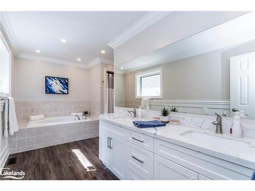 99 Mcintyre Drive, Barrie, ON - Indoor Photo Showing Bathroom