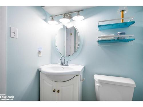 6 Connor Avenue, Collingwood, ON - Indoor Photo Showing Bathroom