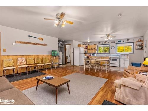 756 Spring Lake Road, South River, ON - Indoor Photo Showing Living Room