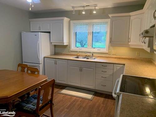 245 Lakewood Park Road, Huntsville, ON - Indoor Photo Showing Kitchen With Double Sink