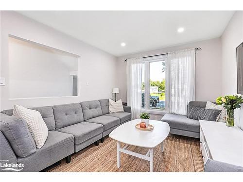 41 Leslie Drive, Collingwood, ON - Indoor Photo Showing Living Room