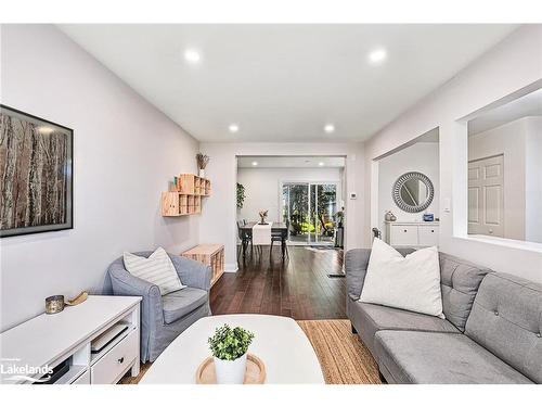 41 Leslie Drive, Collingwood, ON - Indoor Photo Showing Living Room