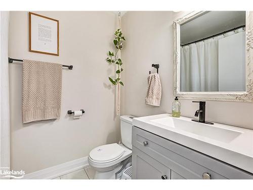 41 Leslie Drive, Collingwood, ON - Indoor Photo Showing Bathroom