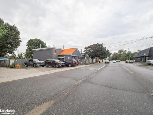 141 Phillip Street E, Gravenhurst, ON 