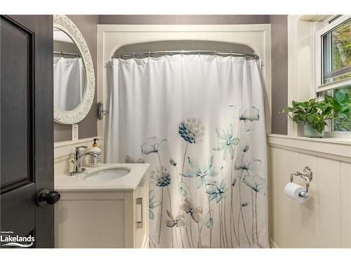 204 Bowyer Road, Huntsville, ON - Indoor Photo Showing Bathroom