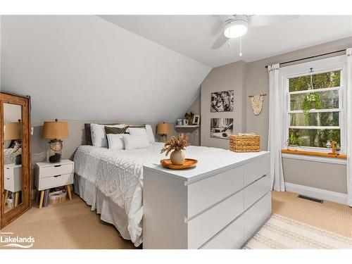 204 Bowyer Road, Huntsville, ON - Indoor Photo Showing Bedroom