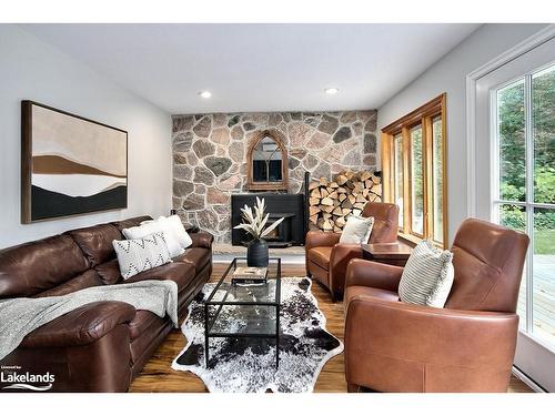 128 Teskey Drive, The Blue Mountains, ON - Indoor Photo Showing Living Room With Fireplace