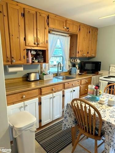 145 Bobcaygeon Road, Minden, ON - Indoor Photo Showing Kitchen