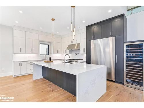 113 Nipissing Crescent, The Blue Mountains, ON - Indoor Photo Showing Kitchen With Upgraded Kitchen